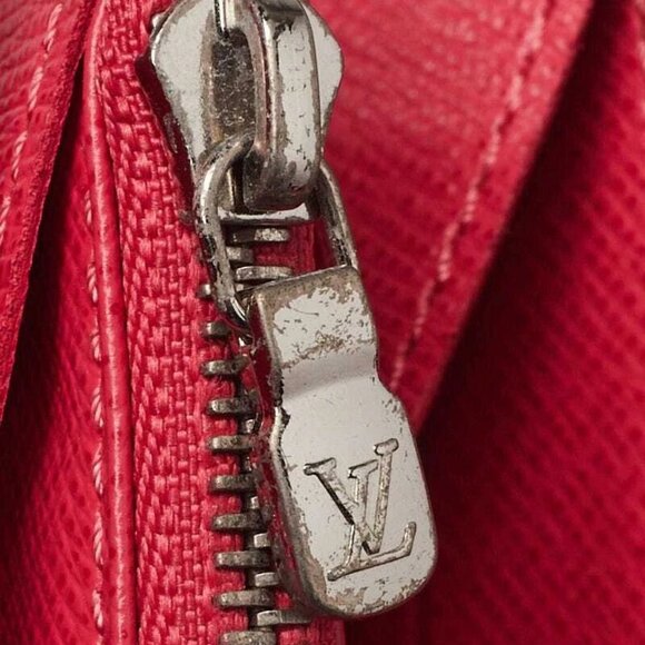 Louis Vuitton Grenade Epi Leather Zippy Wallet - Picture 8 of 10